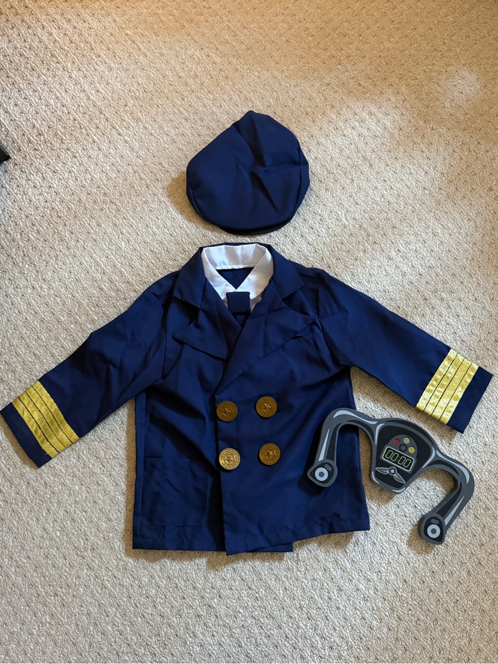 Great Pretenders Pilot costume